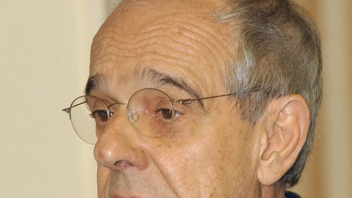 Márcio Bastos lança livro sobre o Vivencial no MAC-PE